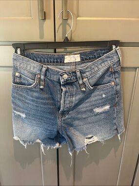 We The Free Distressed Light Blue Denim Shorts Size 25